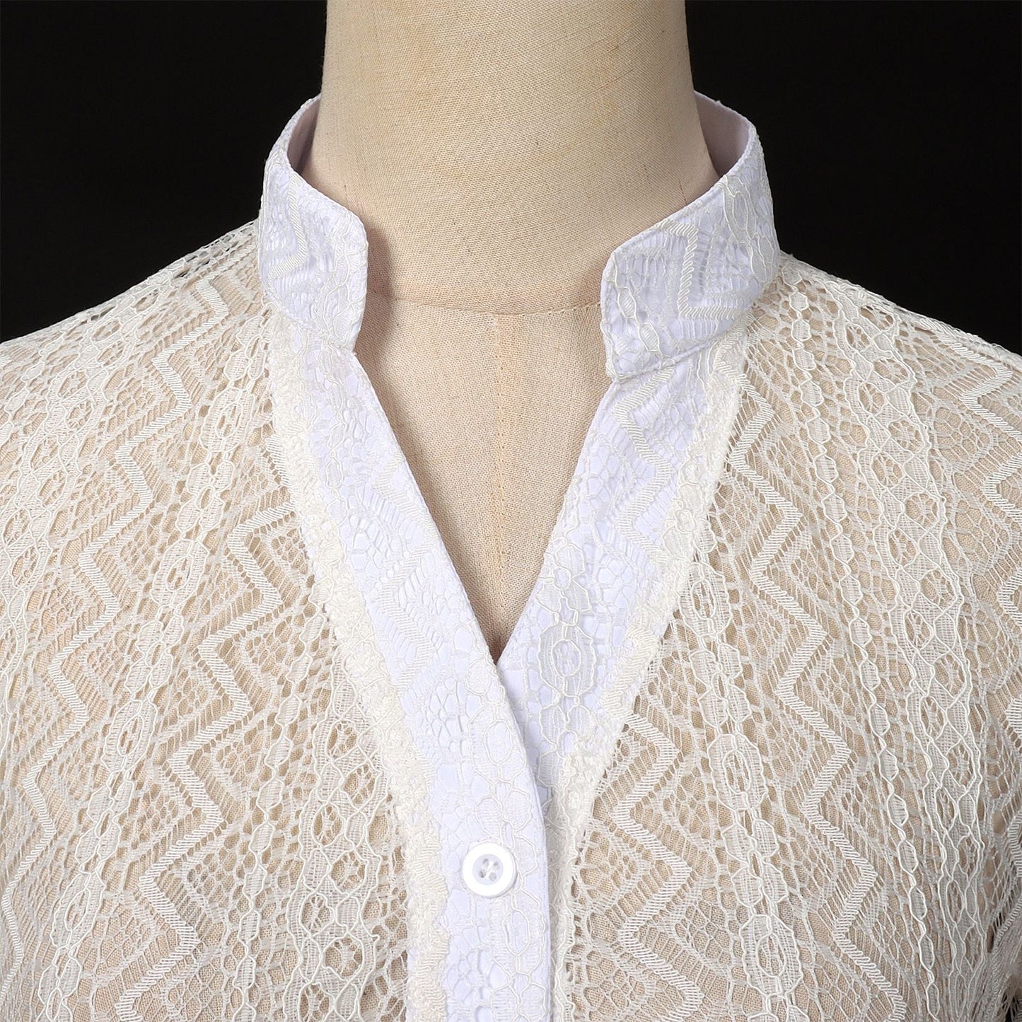 Spitzenbolero für Damen mit Stehkragen und kurzem Schnitt