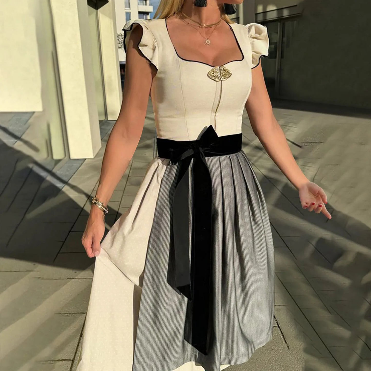 Dirndl für Damen im traditionellen Stil mit modernen Akzenten